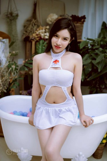 美女洗澡